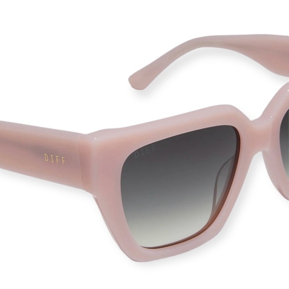 DIFF Remi II Pink Velvet Frame Grey Gradient Lenses NWT - Picture 6 of 8
